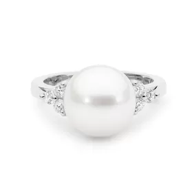 3 Round Diamonds and Pearl Ring